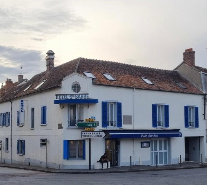 Hôtel Sainte-Barbe Guignes-Rabutin Exterior foto